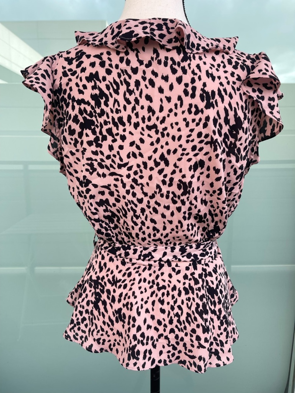 Aqua Cheetah Print Ruffle Blouse Tie Waist Cap Sleeve Medium Pink Black - Picture 3 of 4